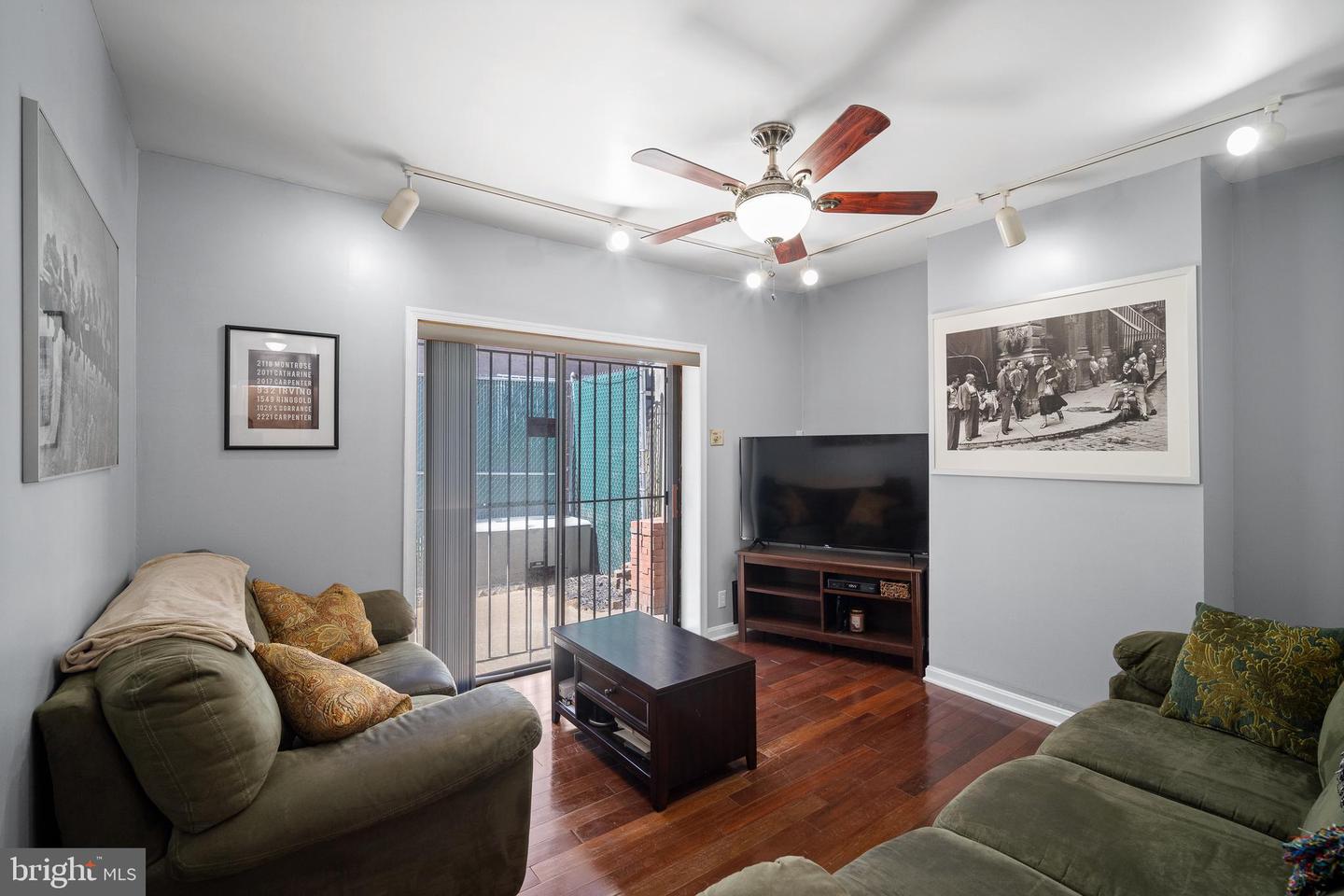 1704 Webster St Property Photo 8