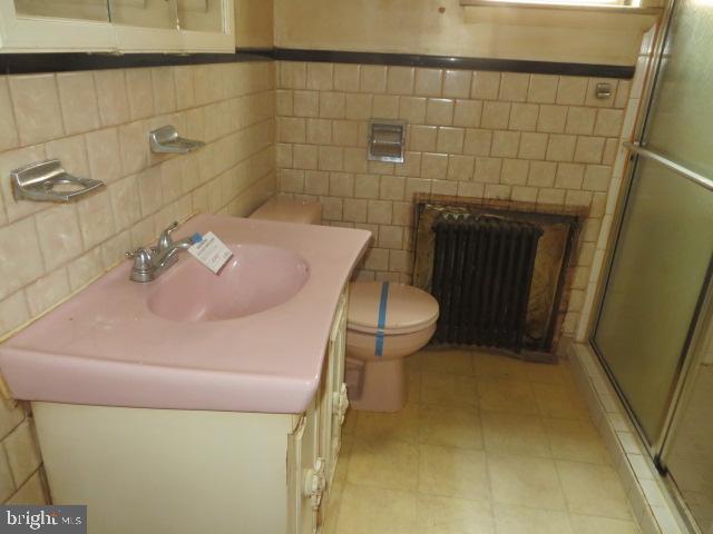 747 Clymer St Property Photo 9