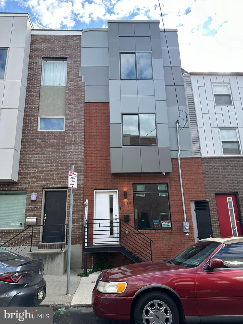 2119 E Susquehanna Ave Property Photo 1