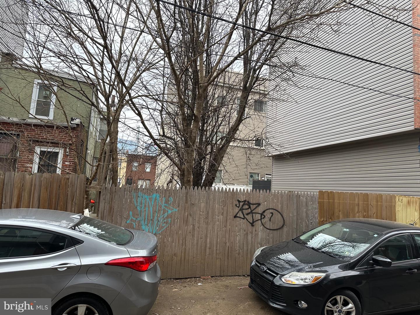 2639 Annin St Property Photo 6