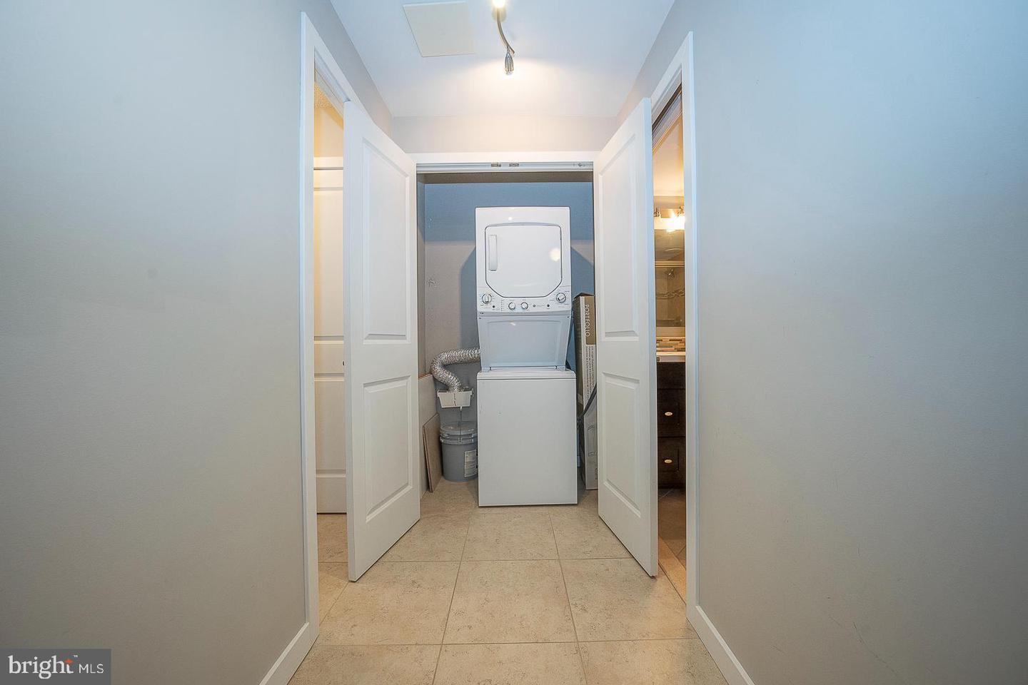 1919 Chestnut St #2422 Property Photo 7