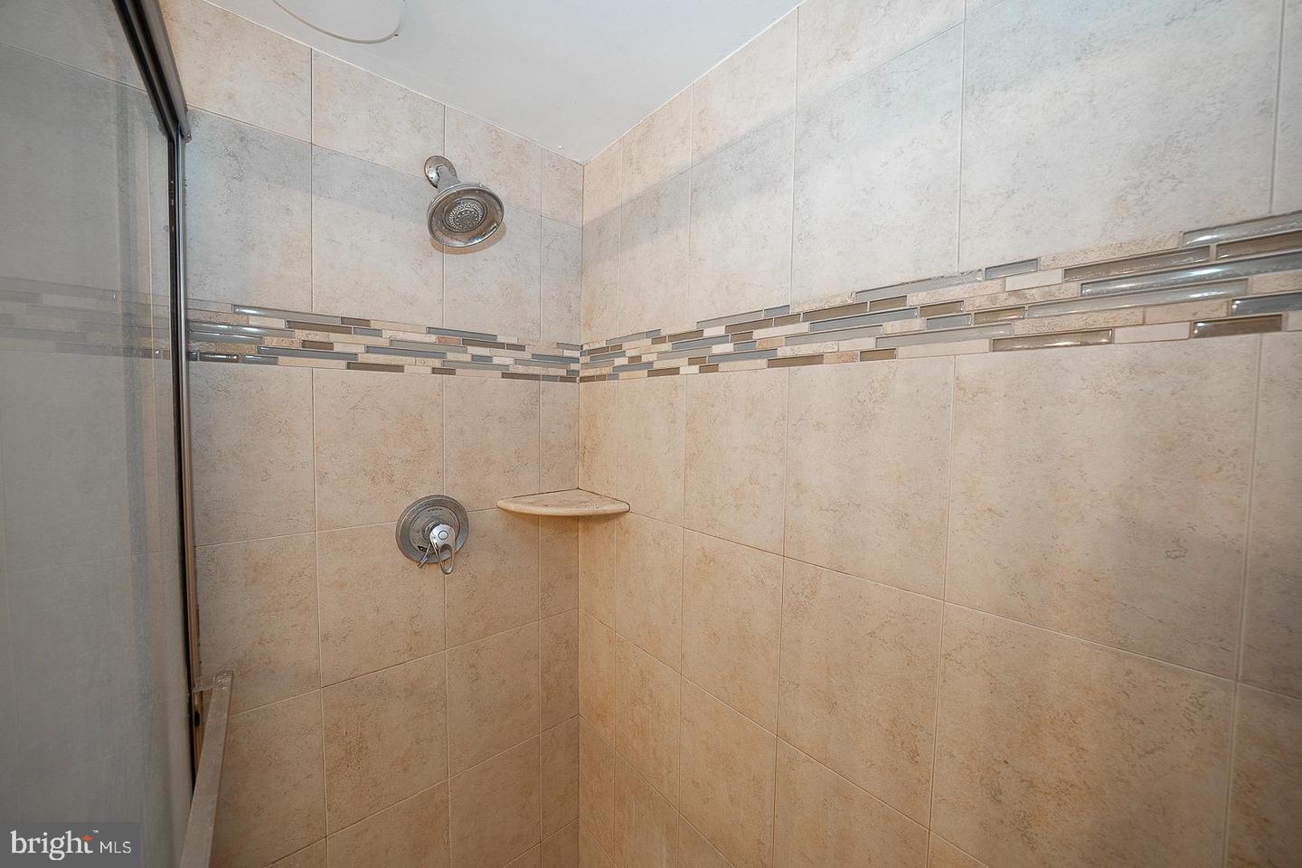 1919 Chestnut St #2422 Property Photo 12