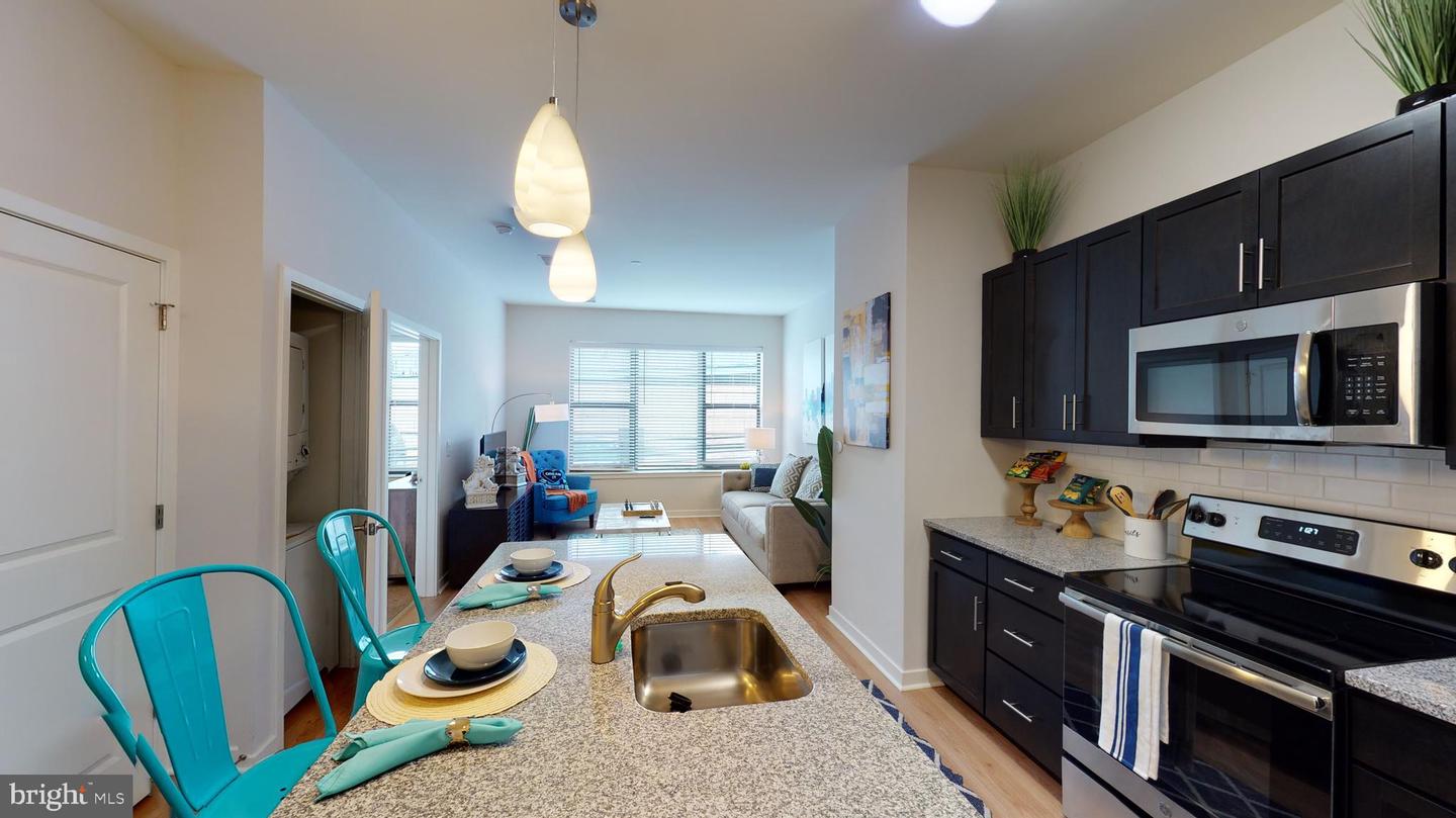 401 Race St #413 Property Photo 25