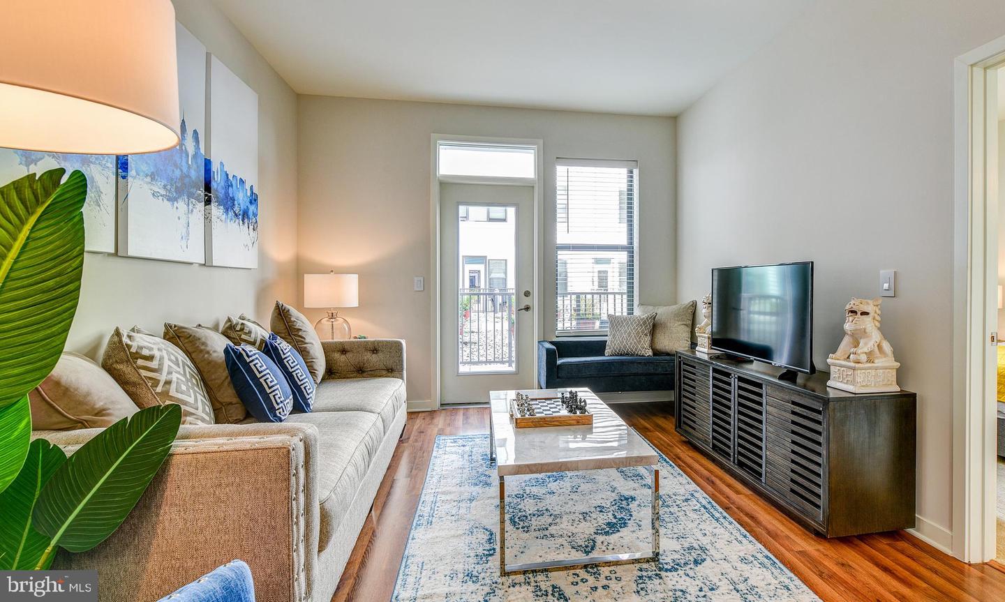 401 RACE ST #K Property Photo 1