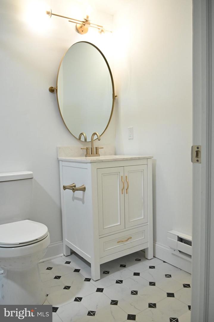 3228 W Diamond St Property Photo 37