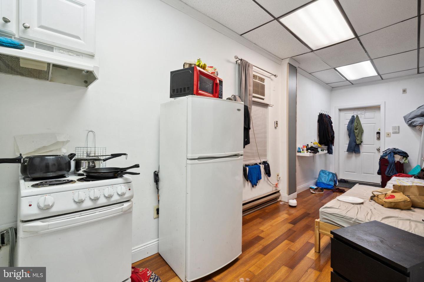 23--25 S 19th St Property Photo 18