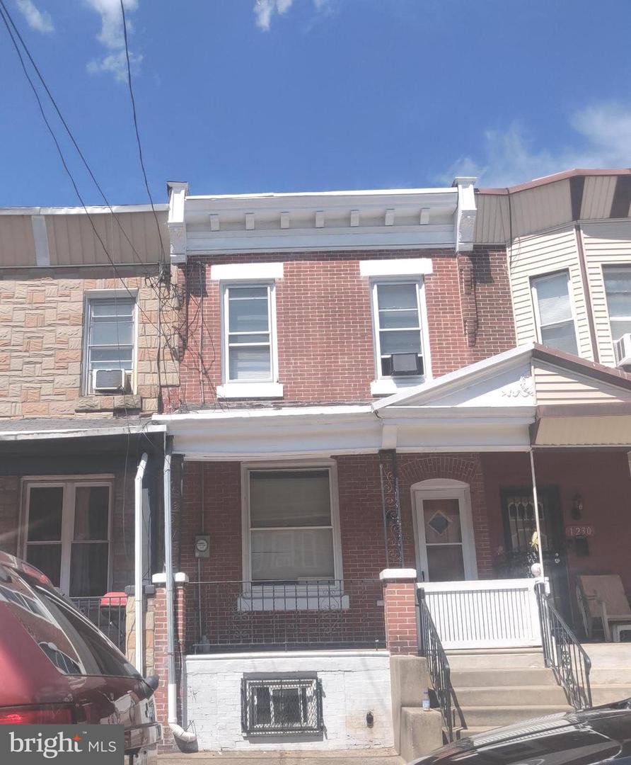 1228 N Allison St Property Photo 1
