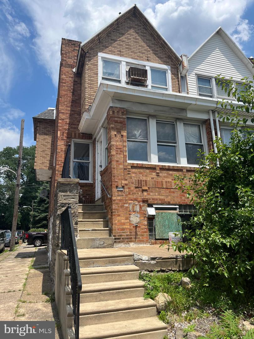 179 W Godfrey Ave Property Photo 1