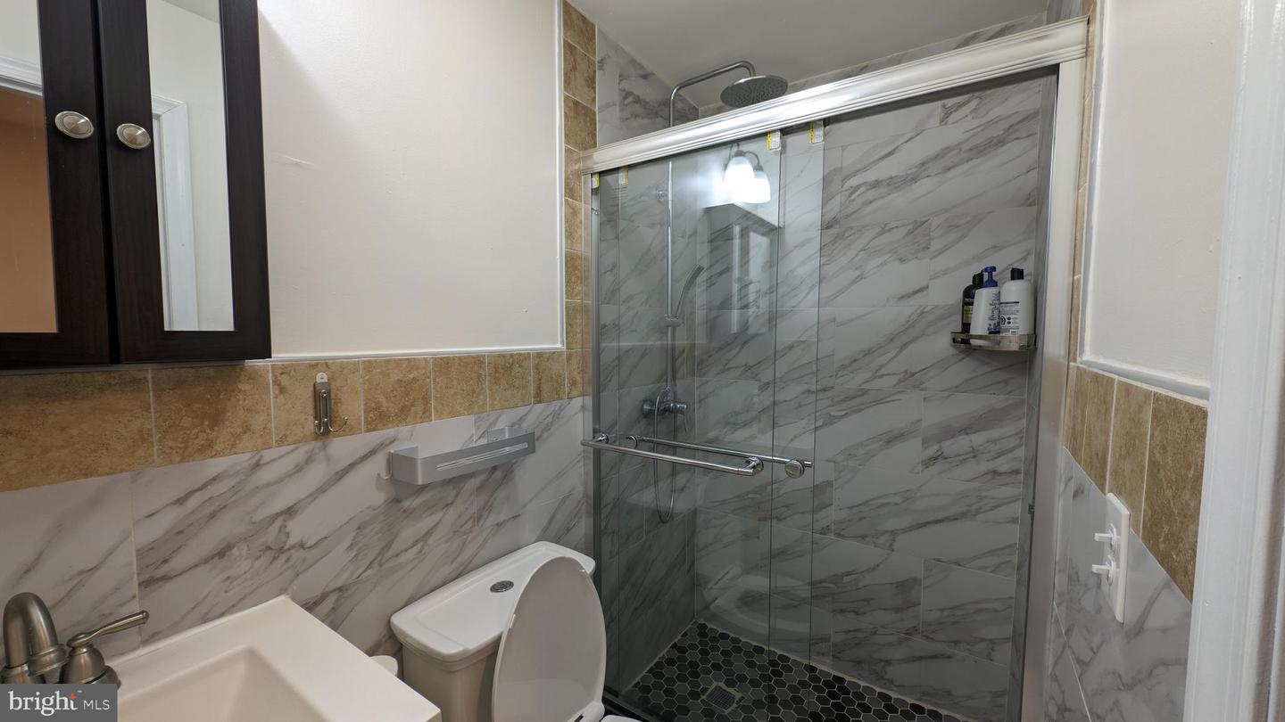806 N Broad St Property Photo 14
