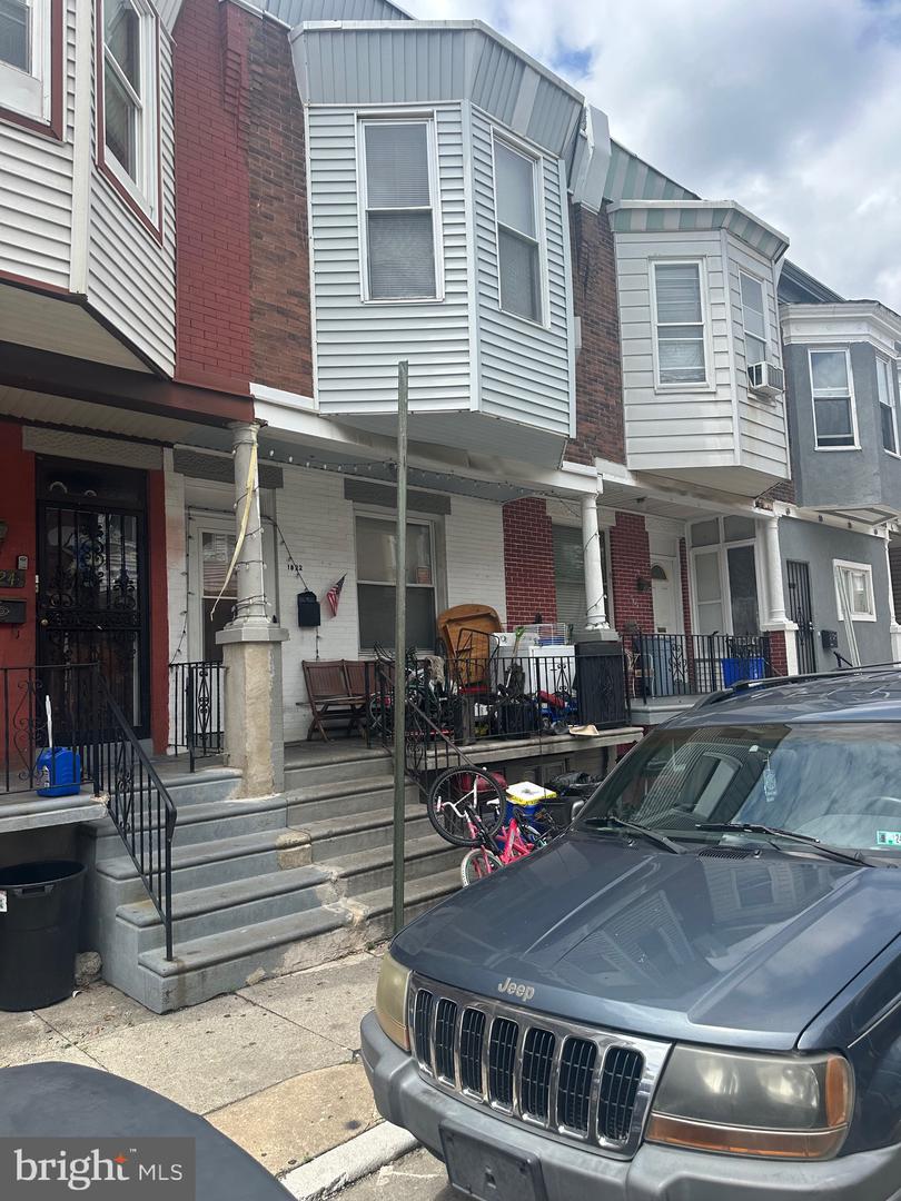 1822 S ALDEN ST Property Photo 1