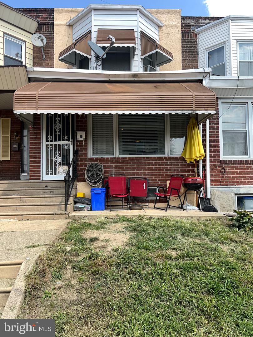 2727 S 71st St Property Photo 1