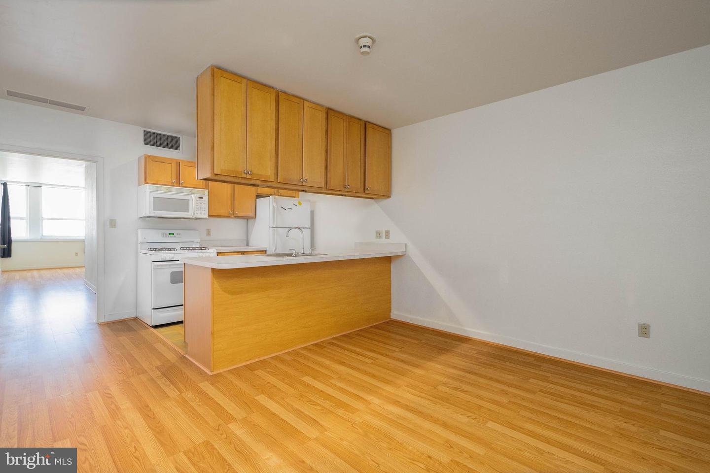 1100 Vine St #415 Property Photo 3