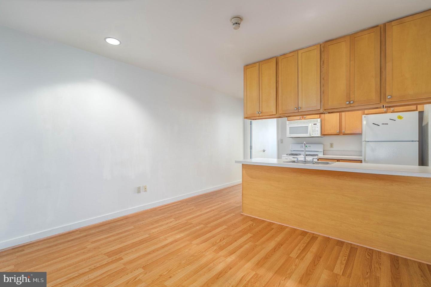 1100 Vine St #415 Property Photo 4