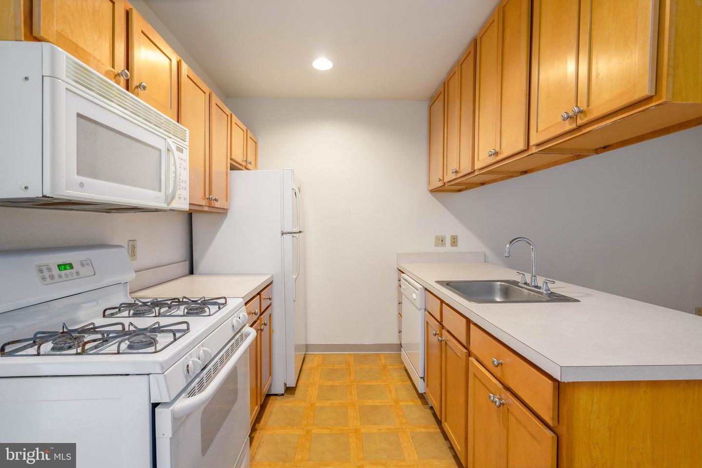 1100 Vine St #415 Property Photo 6