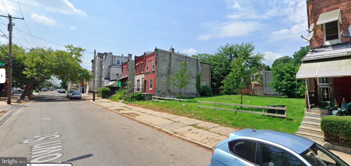 3951 Brown St Property Photo 3