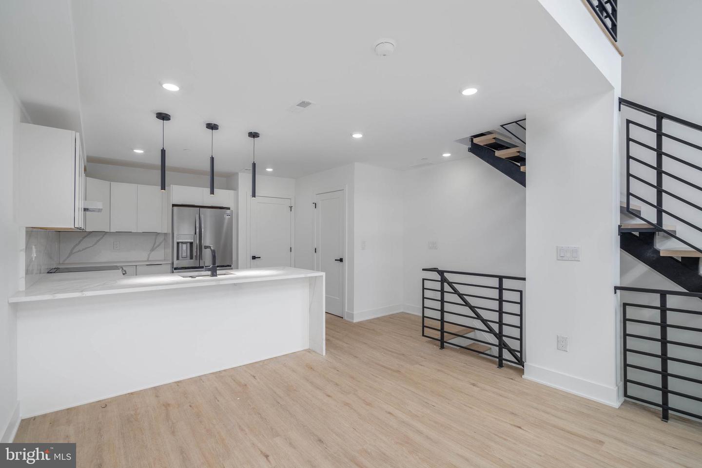 2603-2619 E Boston St Property Photo 4