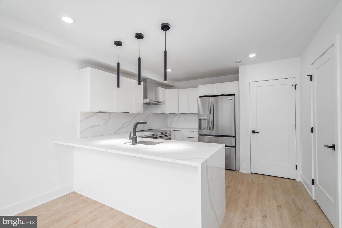 2603-2619 E Boston St Property Photo 8