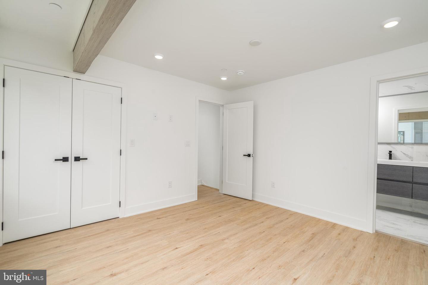 2603-2619 E Boston St Property Photo 43