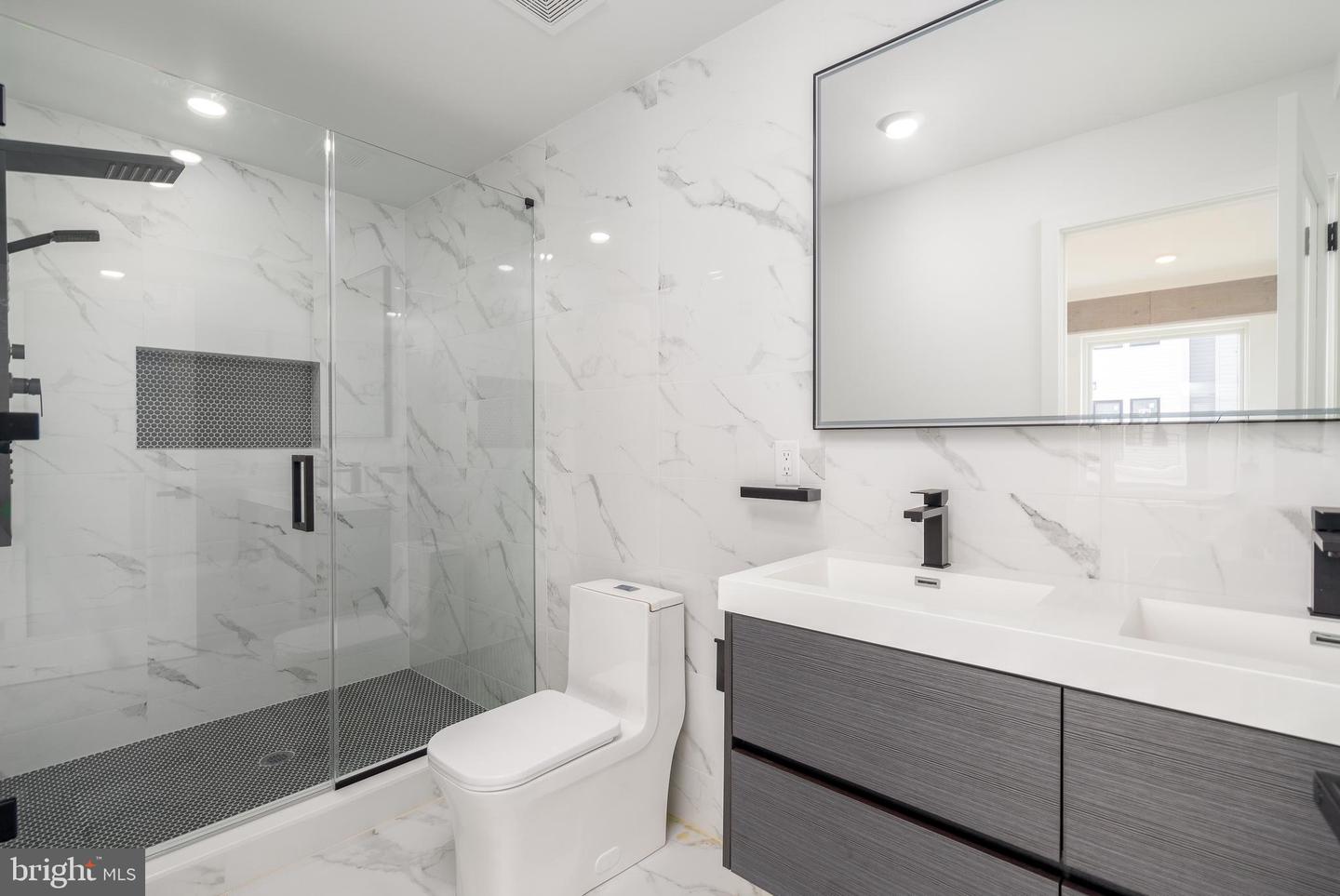2603-2619 E Boston St Property Photo 45