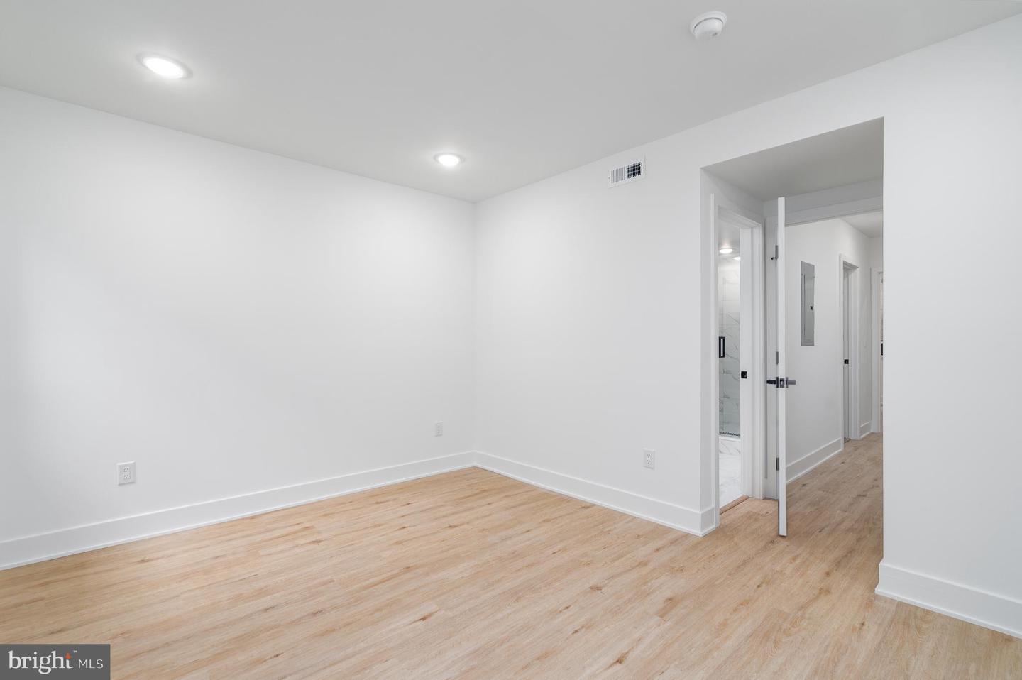 2603-2619 E Boston St Property Photo 53