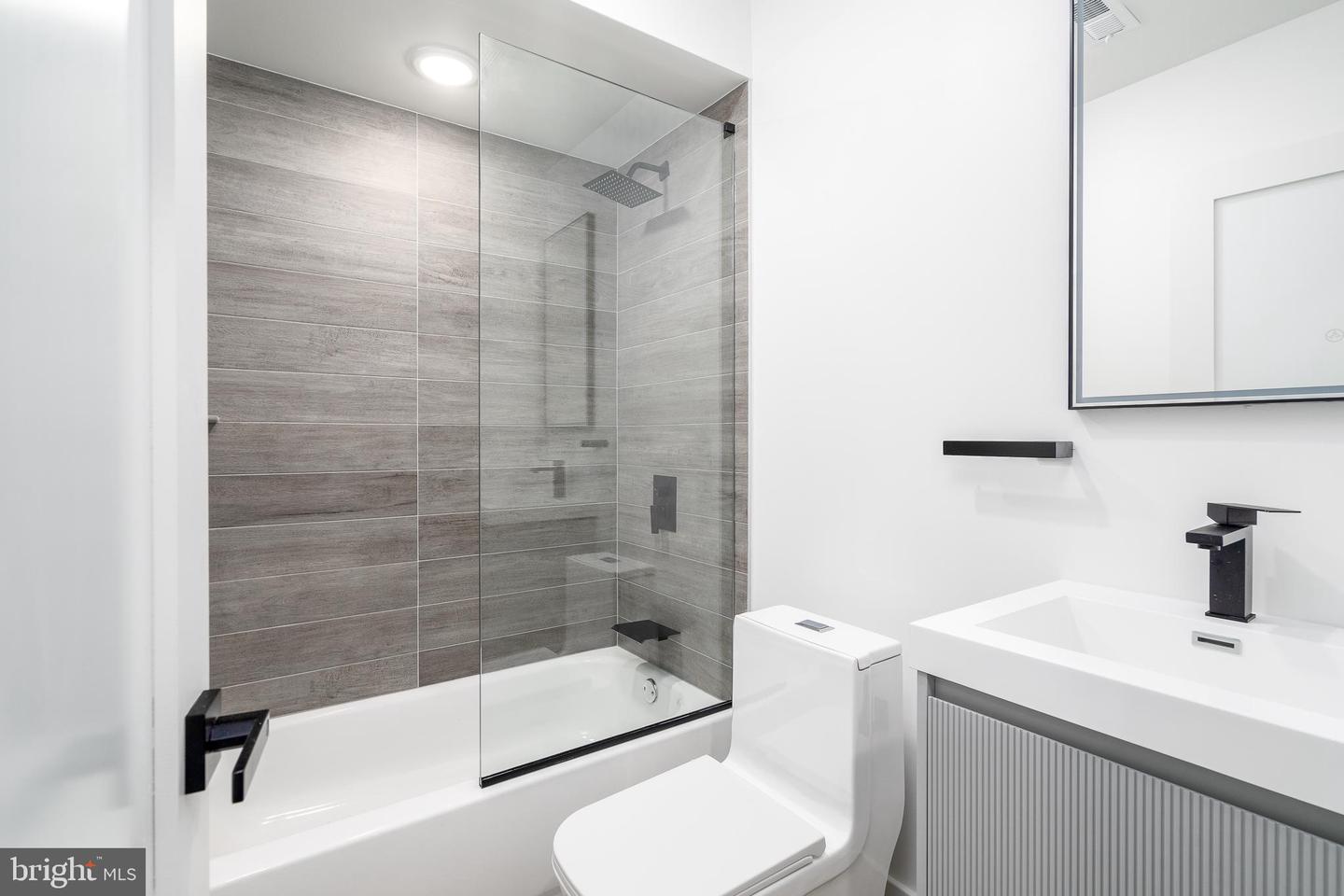 2603-2619 E Boston St Property Photo 54