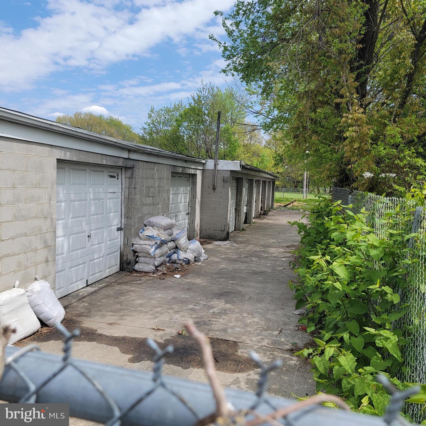 7627 Este Ave Property Photo 8