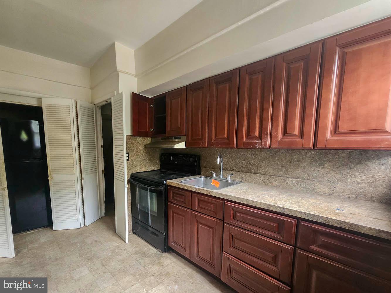 5221 Church Rd Property Photo 4