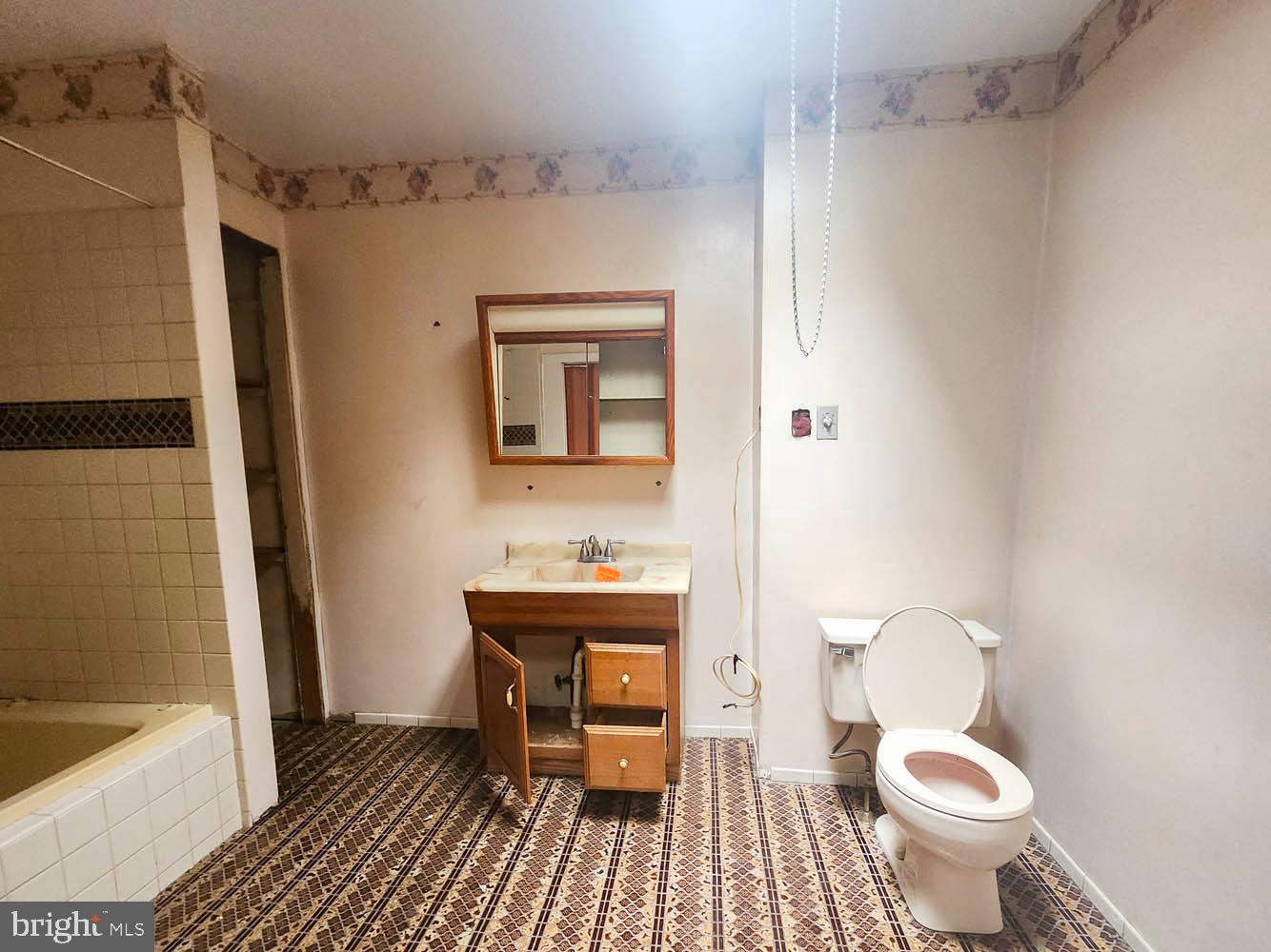 5221 Church Rd Property Photo 8