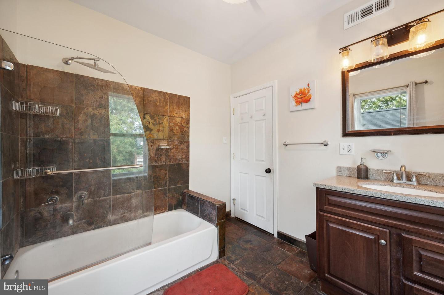 6833 Musgrave St Property Photo 18