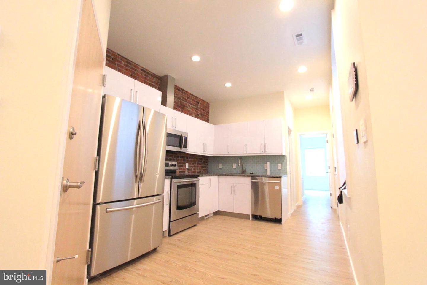 2033 E Dauphin St Property Photo 1