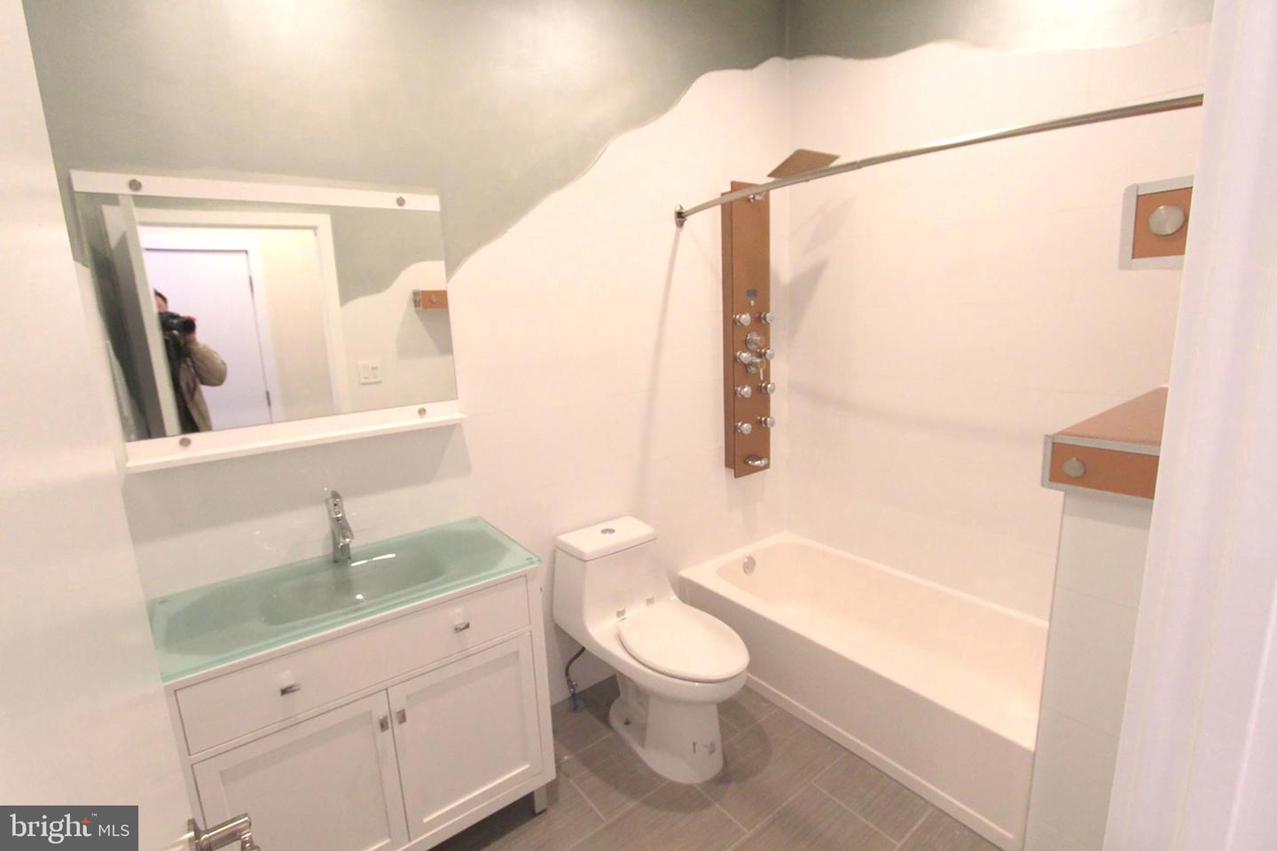 2033 E Dauphin St Property Photo 2