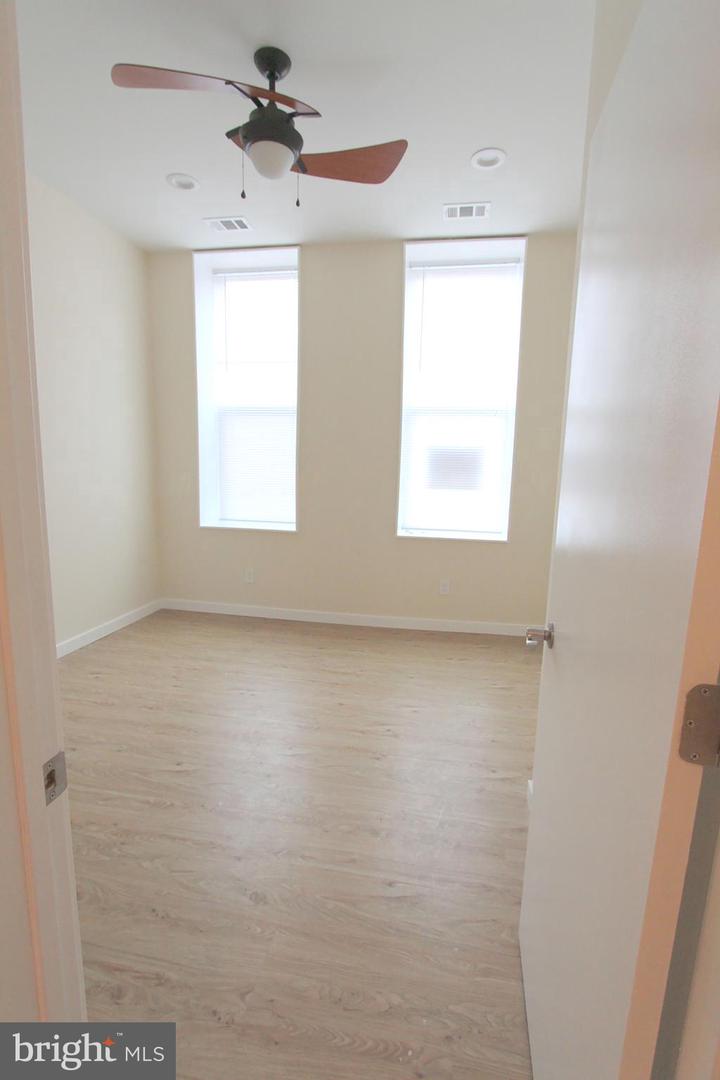 2033 E Dauphin St Property Photo 9