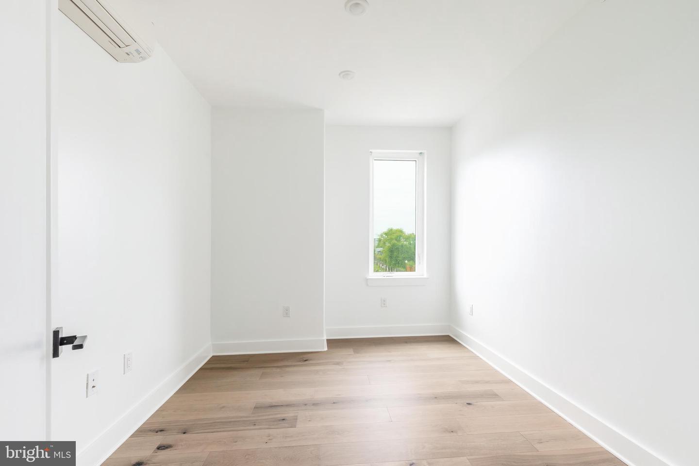 85 E Sharpnack St Property Photo 38