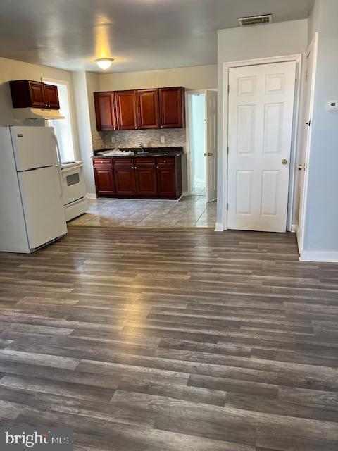 1412 W Tioga St #2f Property Photo 3