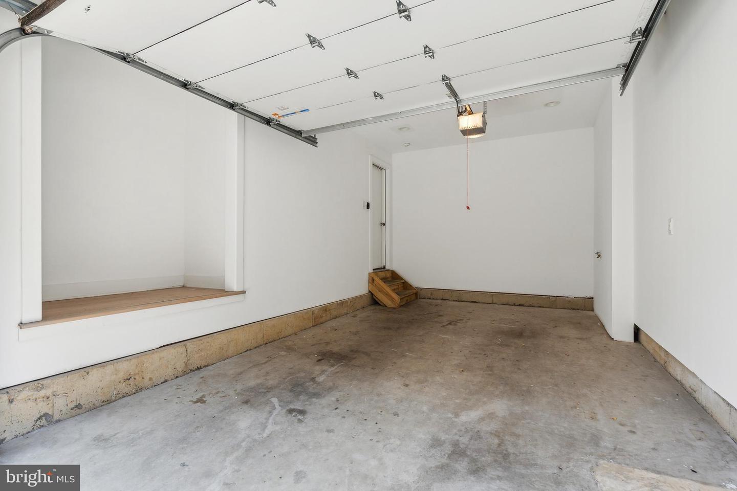148 N Front St Property Photo 25
