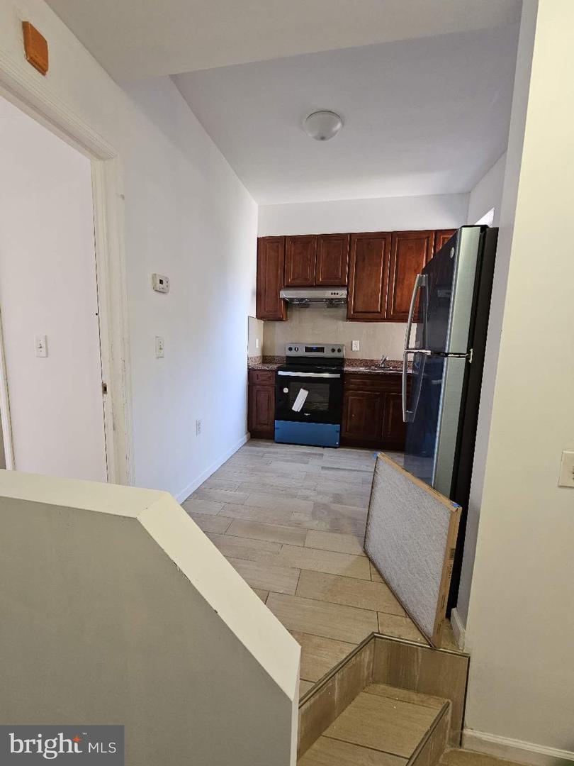 1423 W Stiles St Property Photo 2