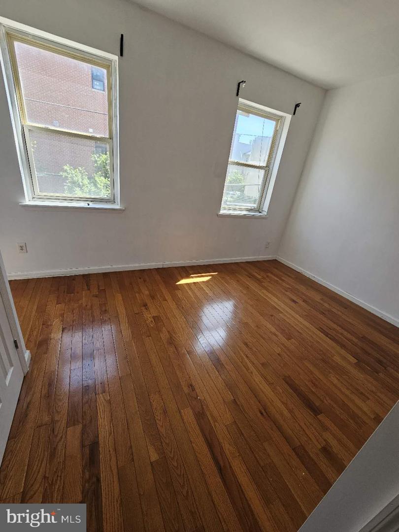 1423 W Stiles St Property Photo 4