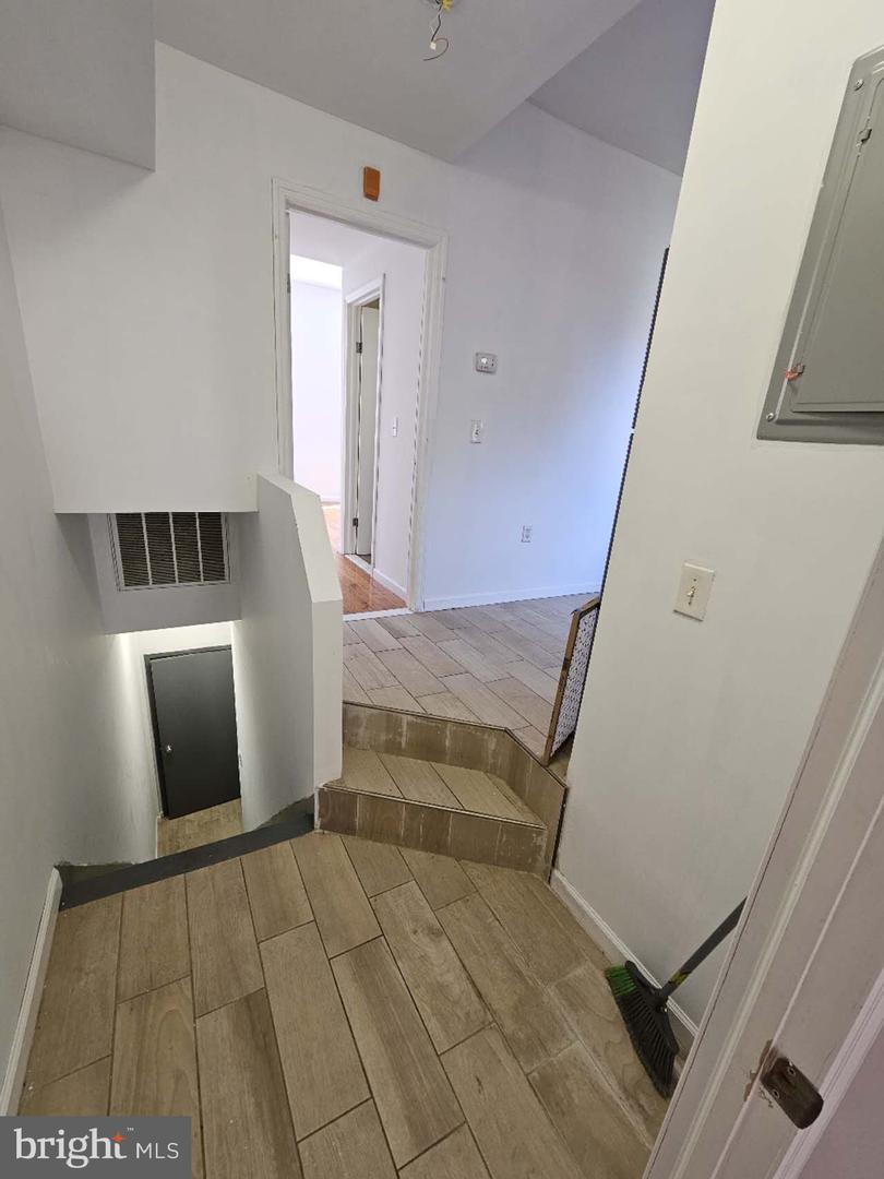 1423 W Stiles St Property Photo 6