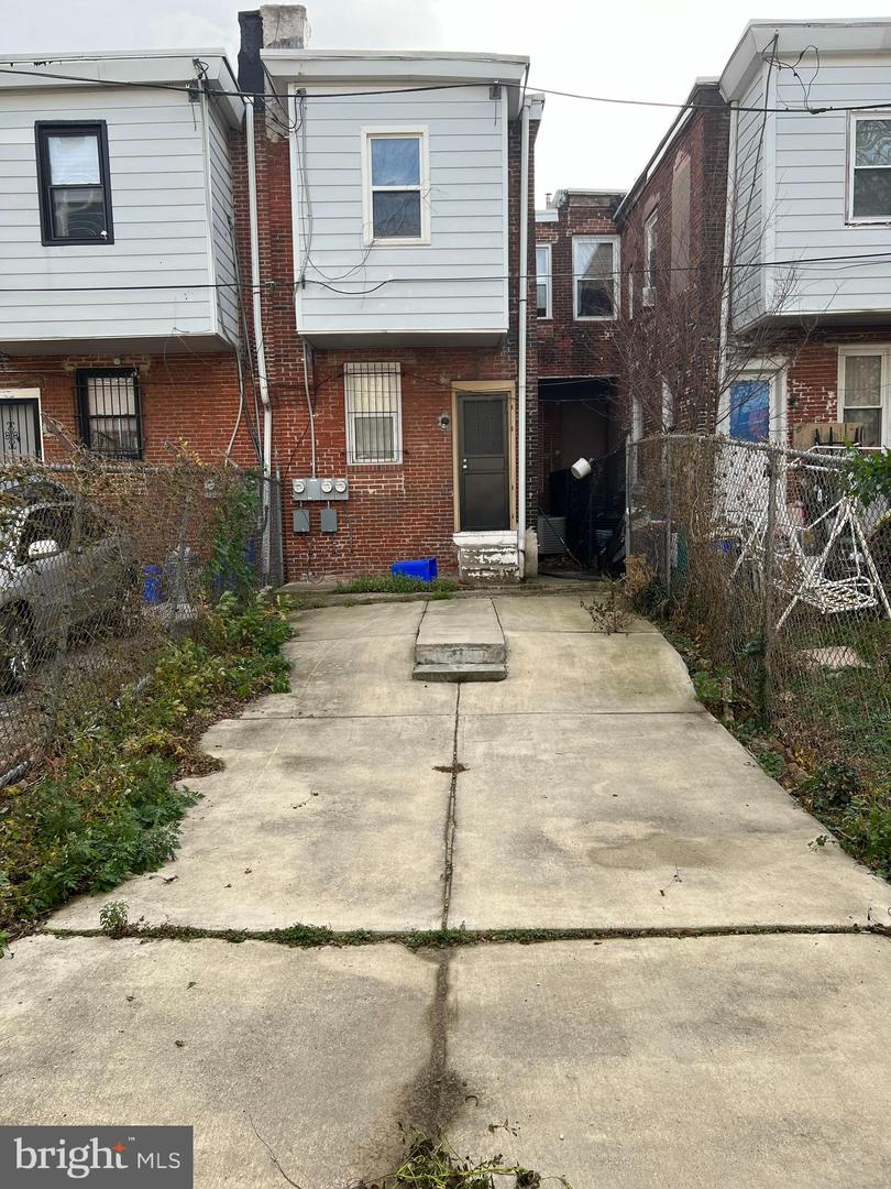 1419 W Stiles St Property Photo 9