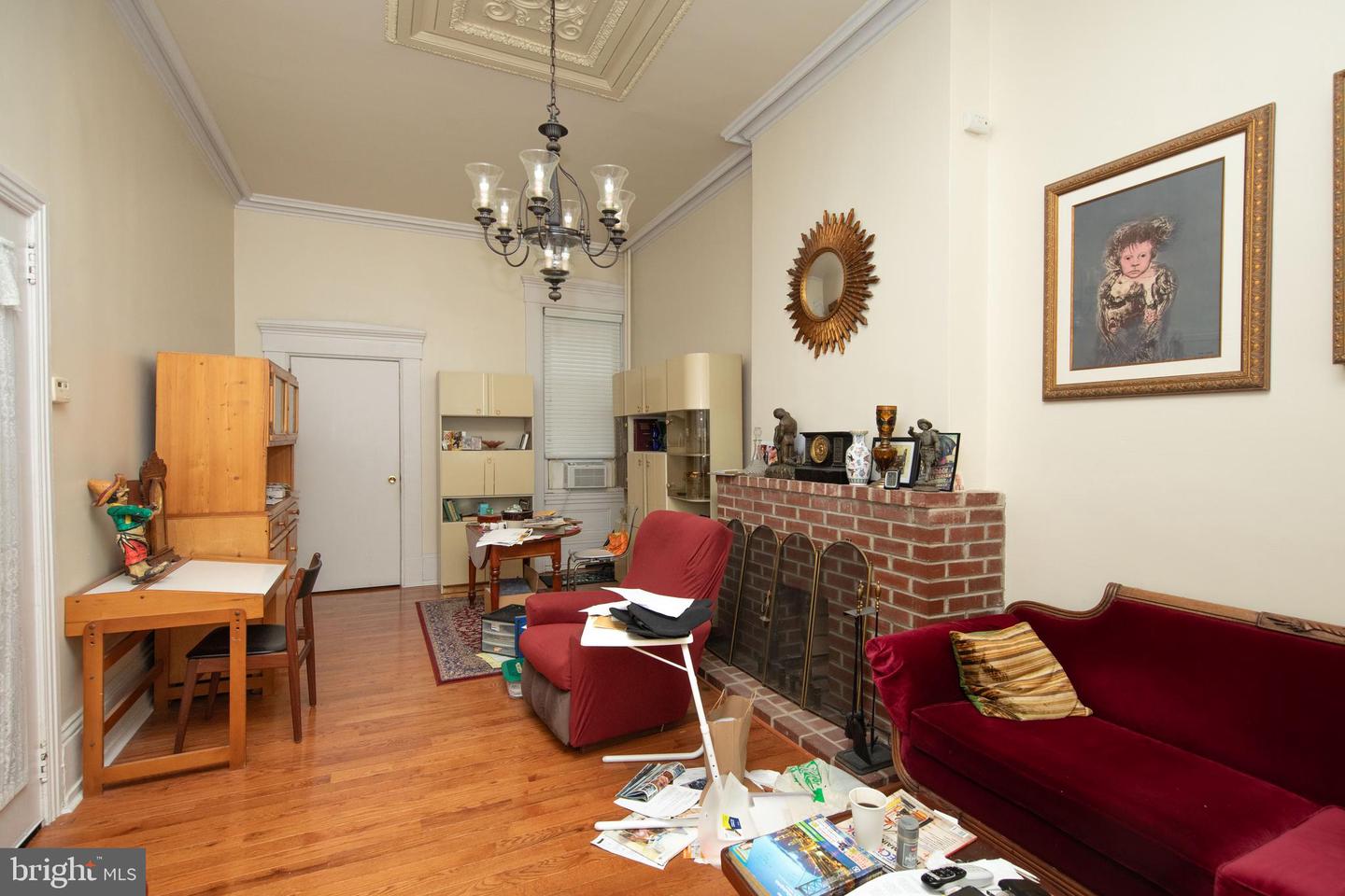 1127 Green St Property Photo 5