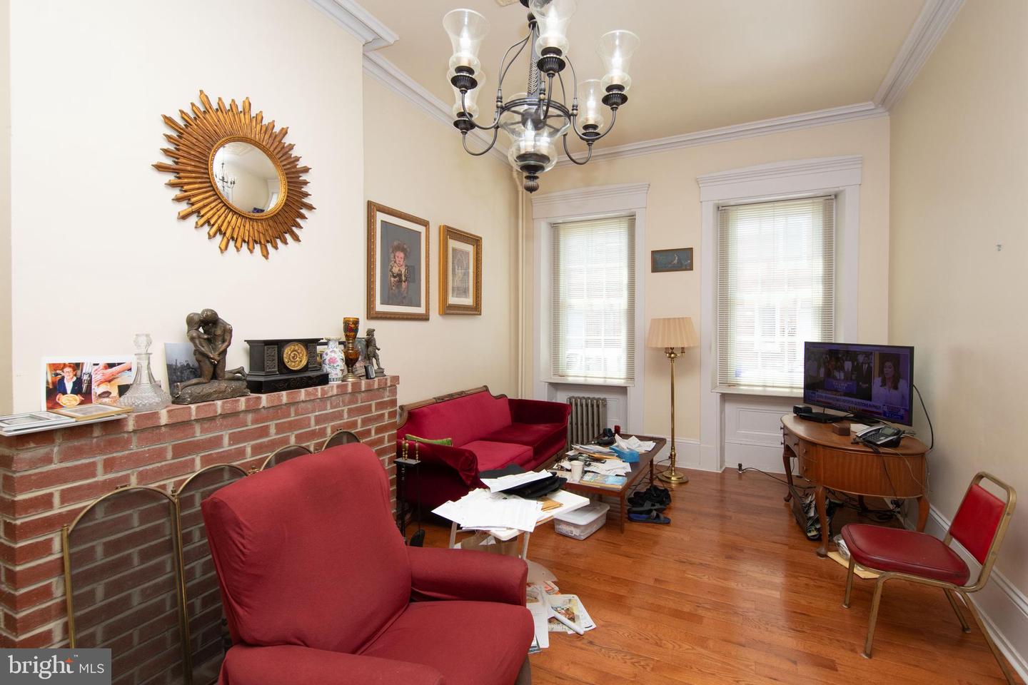 1127 Green St Property Photo 6