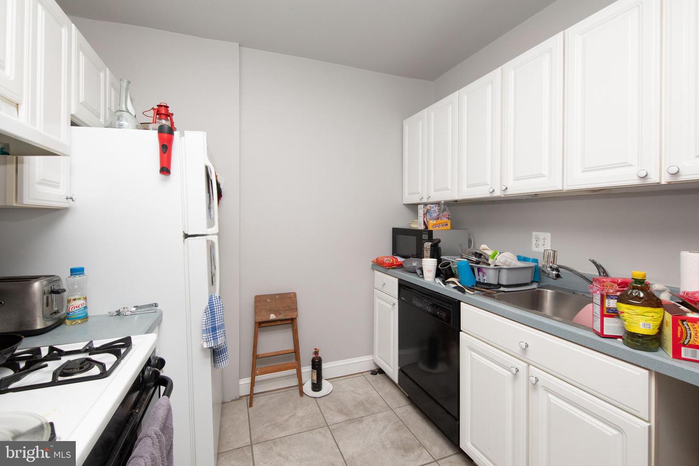 1127 Green St Property Photo 8