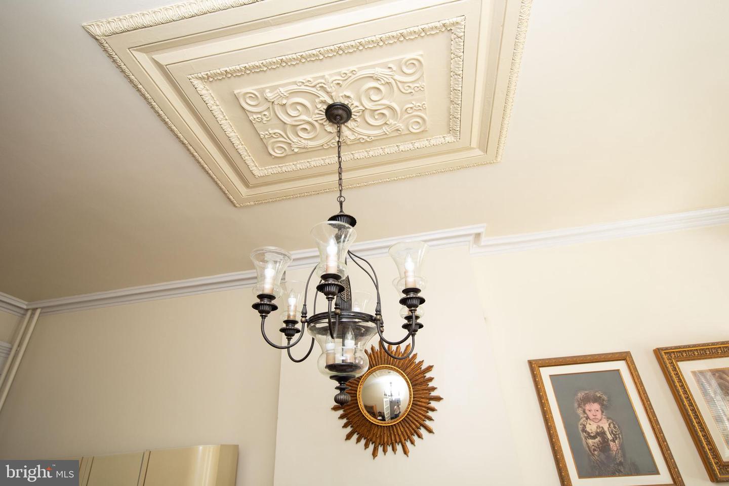 1127 Green St Property Photo 10