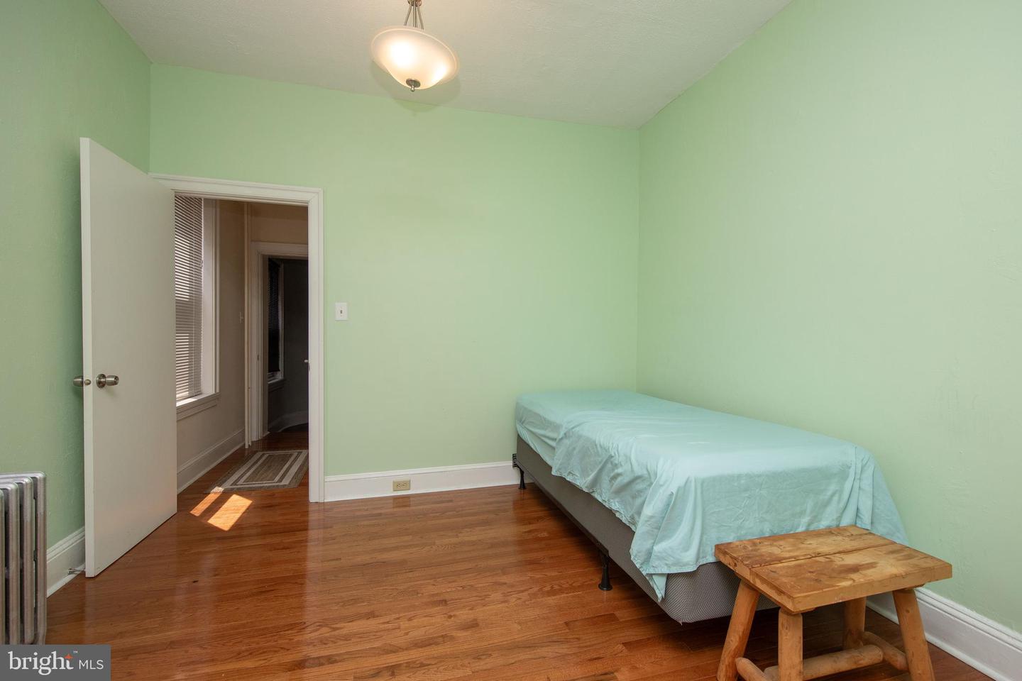 1127 Green St Property Photo 17
