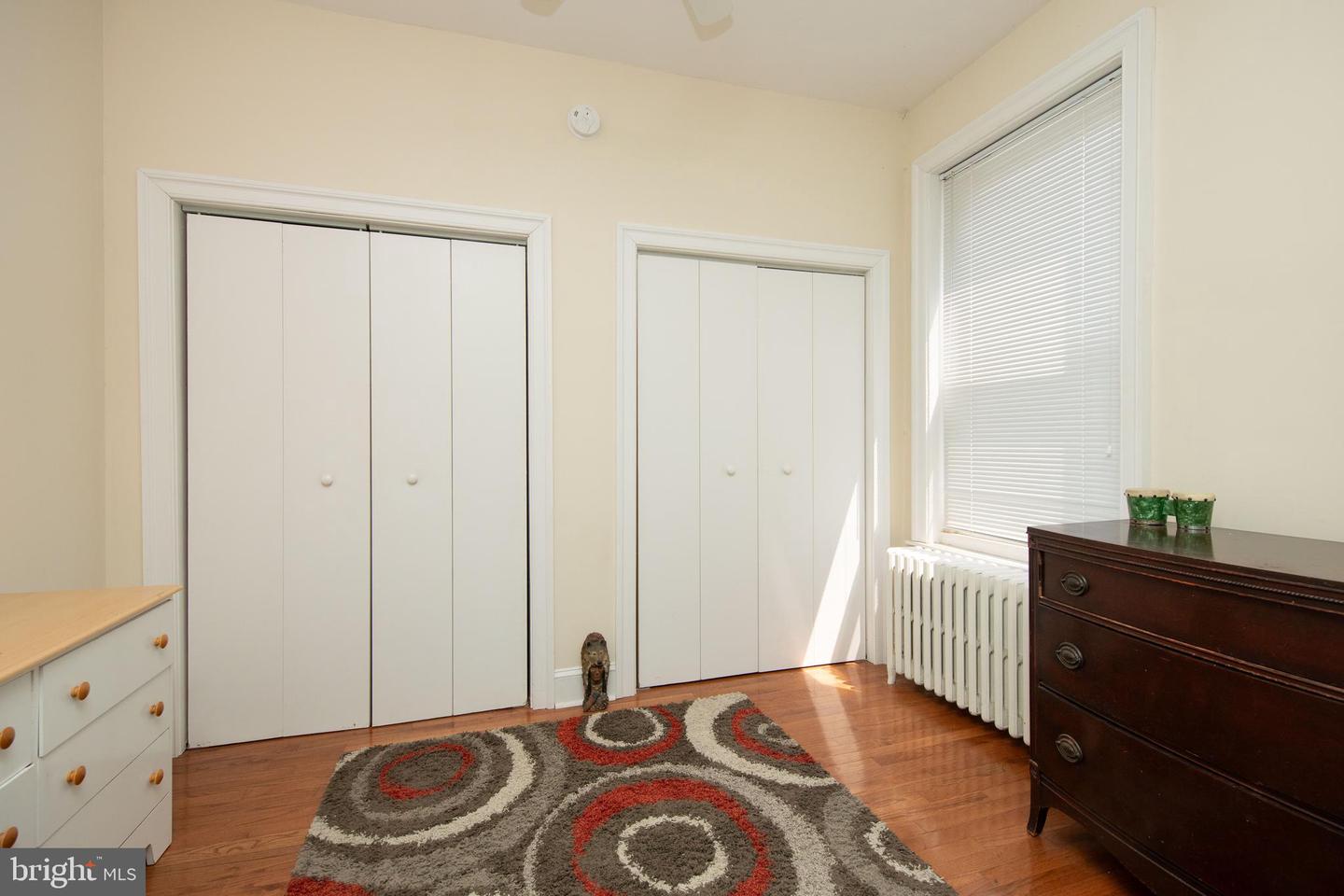 1127 Green St Property Photo 18