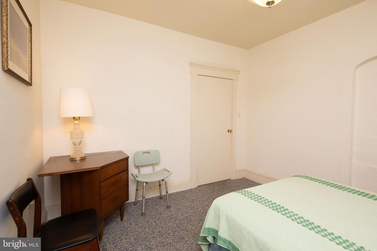 1127 Green St Property Photo 21
