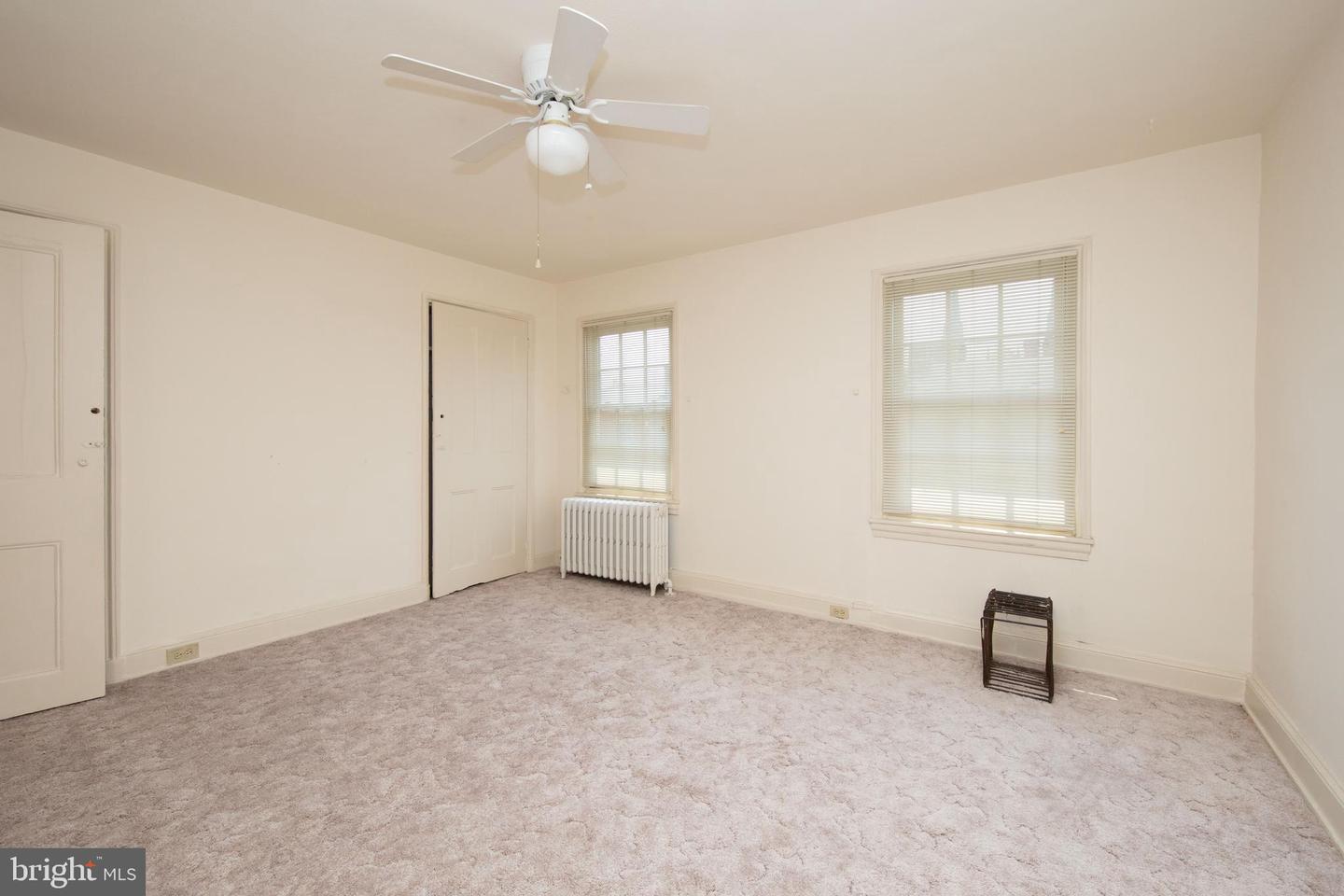 1127 Green St Property Photo 32