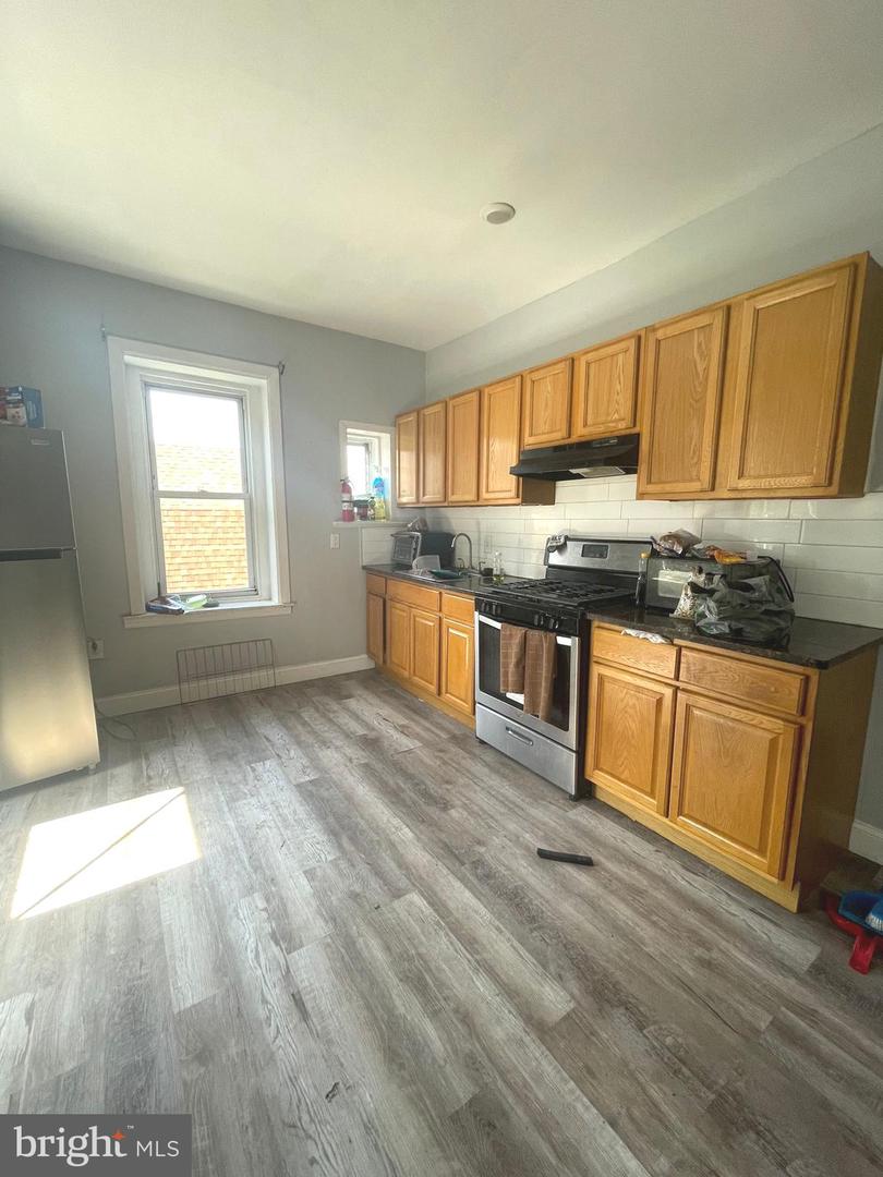 5322 Wayne Ave Property Photo 5