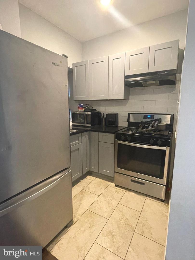 5322 Wayne Ave Property Photo 6