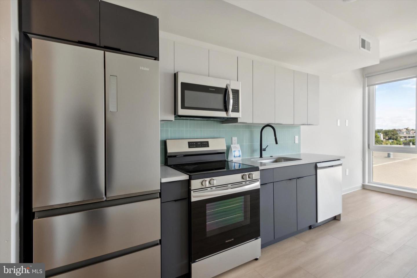 1775 N American St #studio Property Photo 4